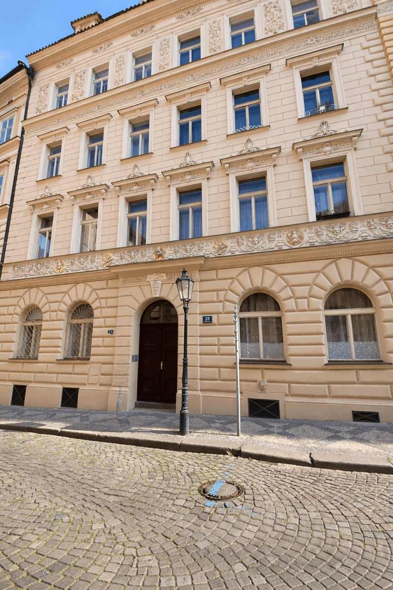 Pronájem bytu 2+1 56 m², Všehrdova, Praha, Praha Pronájem bytu 2+1 56 m², Všehrdova, Praha, Praha