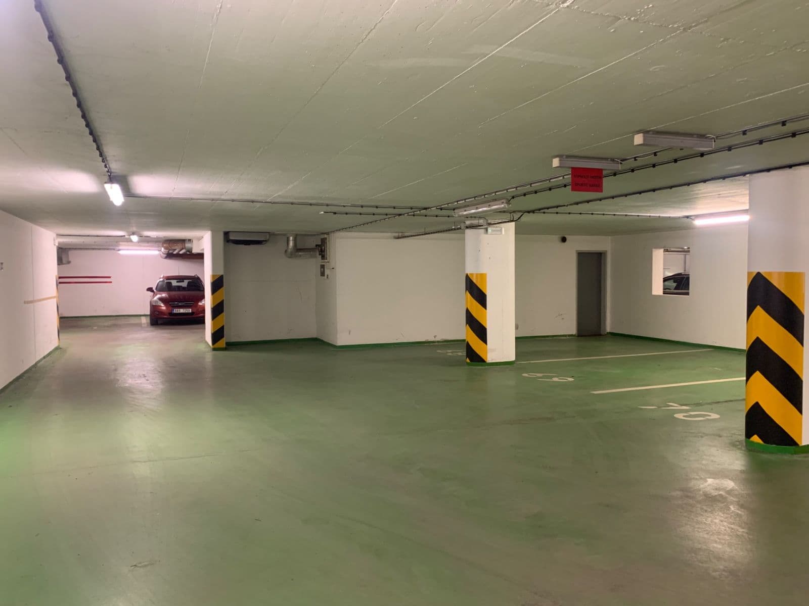 Pronájem garáže 15 m², Praha, Praha Pronájem garáže 15 m², Praha, Praha