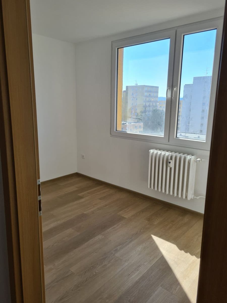 Pronájem bytu 3+1 56 m², M. Kudeříkové, Benešov, Středočeský kraj Pronájem bytu 3+1 56 m², M. Kudeříkové, Benešov, Středočeský kraj