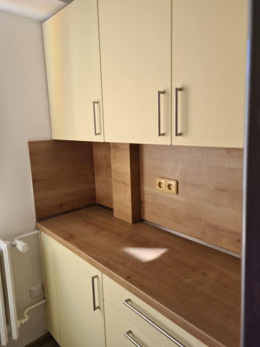 Pronájem bytu 3+1 56 m², M. Kudeříkové, Benešov, Středočeský kraj Pronájem bytu 3+1 56 m², M. Kudeříkové, Benešov, Středočeský kraj