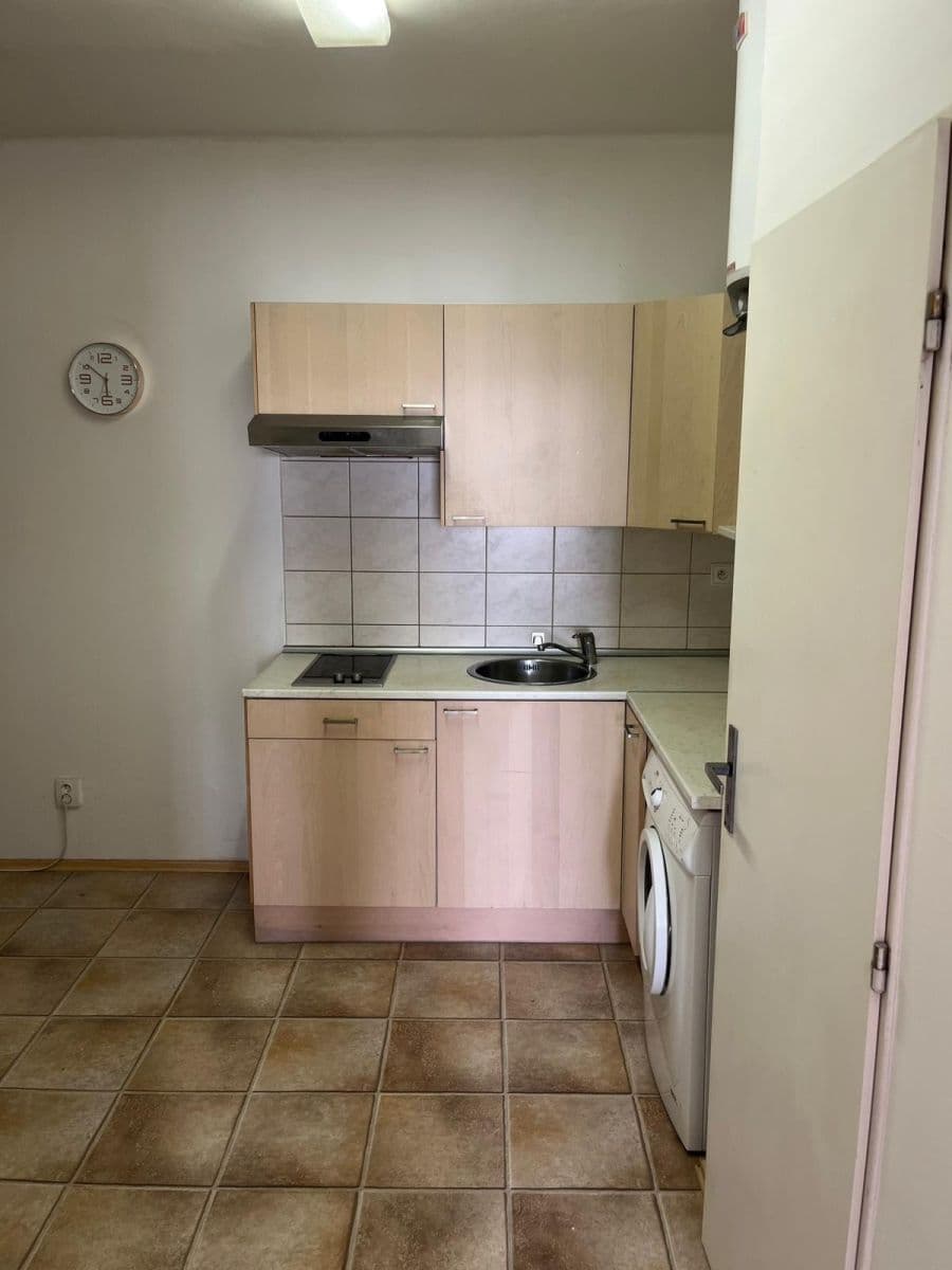Pronájem bytu 1+1 30 m², U Skládky, Praha, Praha Pronájem bytu 1+1 30 m², U Skládky, Praha, Praha