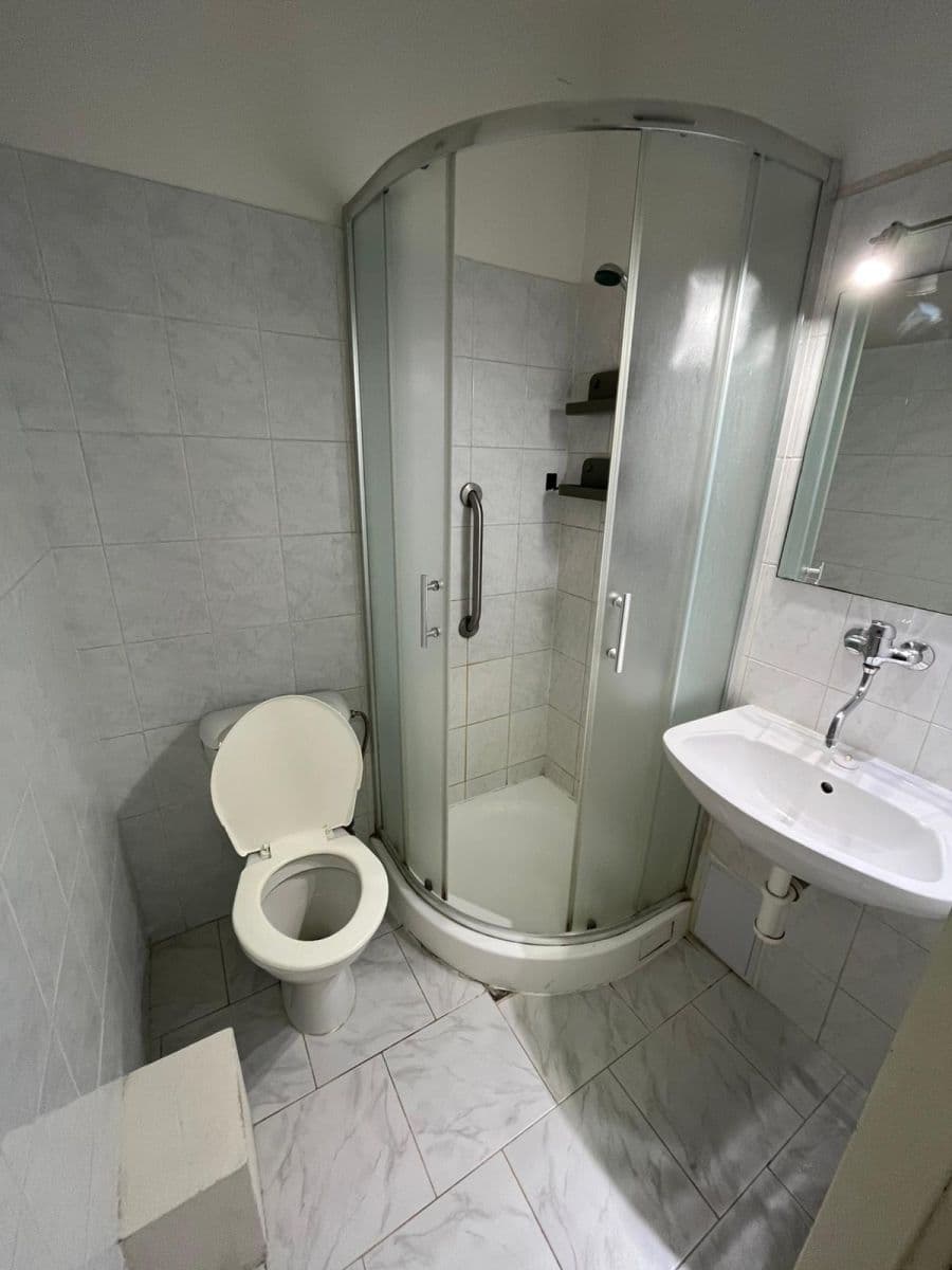 Pronájem bytu 1+1 30 m², U Skládky, Praha, Praha Pronájem bytu 1+1 30 m², U Skládky, Praha, Praha