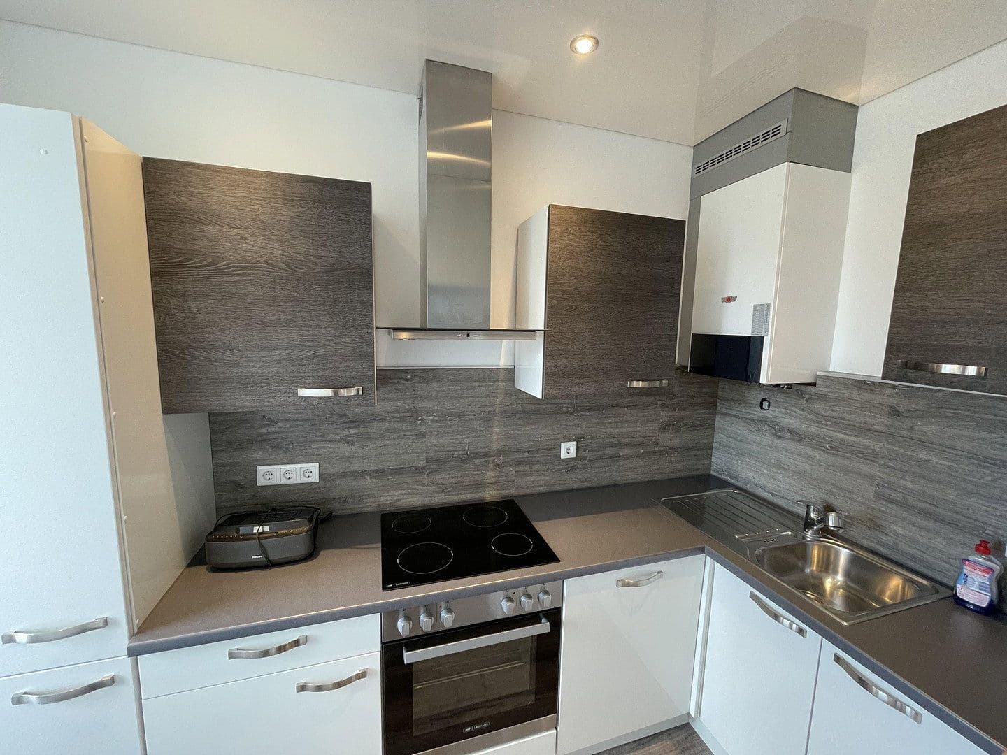 Prodej bytu 1+1 32 m², Aachenerstr. 157, Düsseldorf, Severní Porýní-Vestfálsko Prodej bytu 1+1 32 m², Aachenerstr. 157, Düsseldorf, Severní Porýní-Vestfálsko