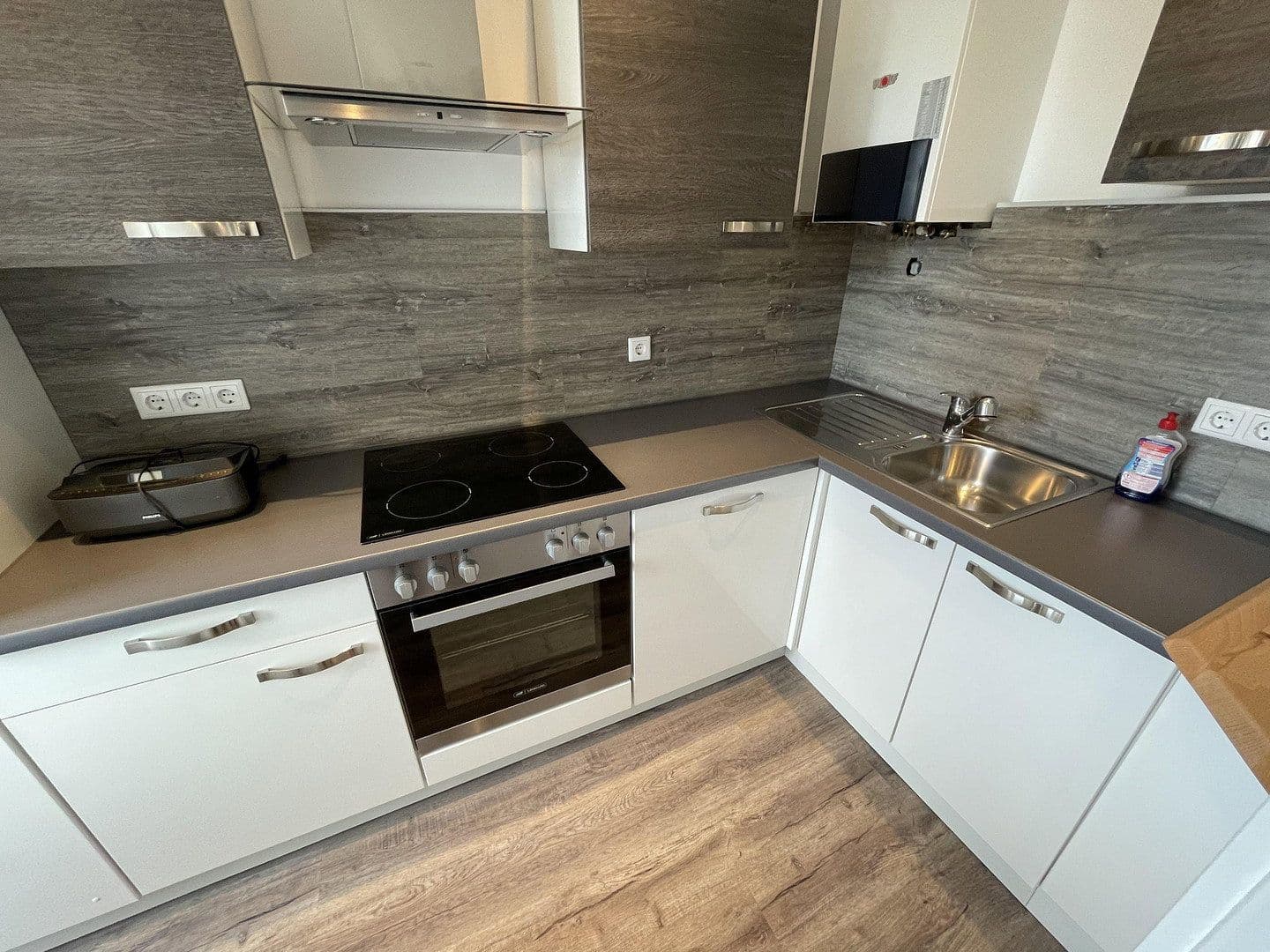 Prodej bytu 1+1 32 m², Aachenerstr. 157, Düsseldorf, Severní Porýní-Vestfálsko Prodej bytu 1+1 32 m², Aachenerstr. 157, Düsseldorf, Severní Porýní-Vestfálsko