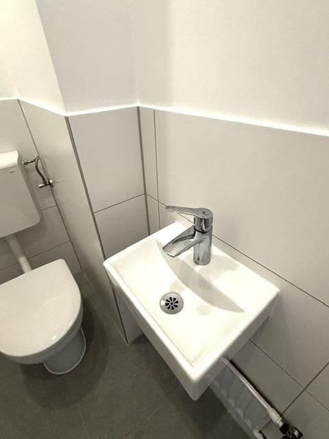 Pronájem bytu 3+1 92 m², Noestraße 28, München, Bavorsko Pronájem bytu 3+1 92 m², Noestraße 28, München, Bavorsko