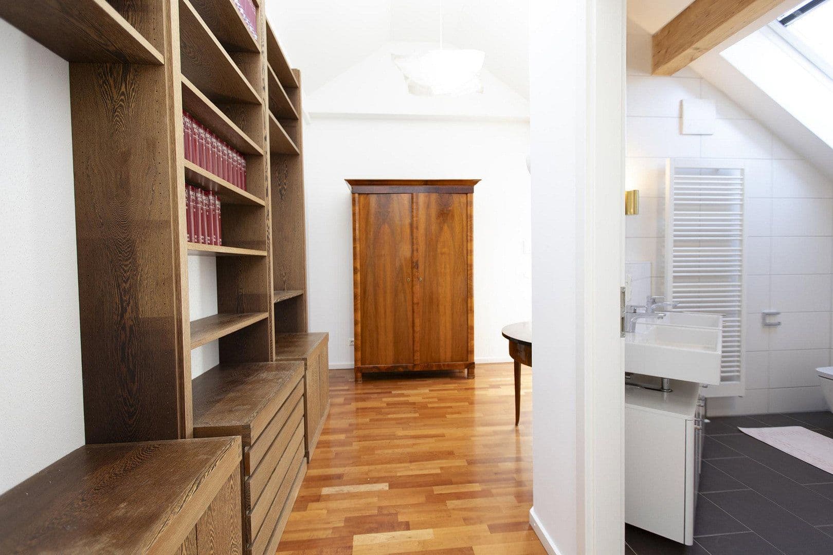 Pronájem bytu 3+1 90 m², Forstenrieder Allee 194, München, Bavorsko Pronájem bytu 3+1 90 m², Forstenrieder Allee 194, München, Bavorsko