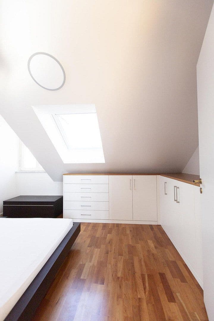 Pronájem bytu 3+1 90 m², Forstenrieder Allee 194, München, Bavorsko Pronájem bytu 3+1 90 m², Forstenrieder Allee 194, München, Bavorsko