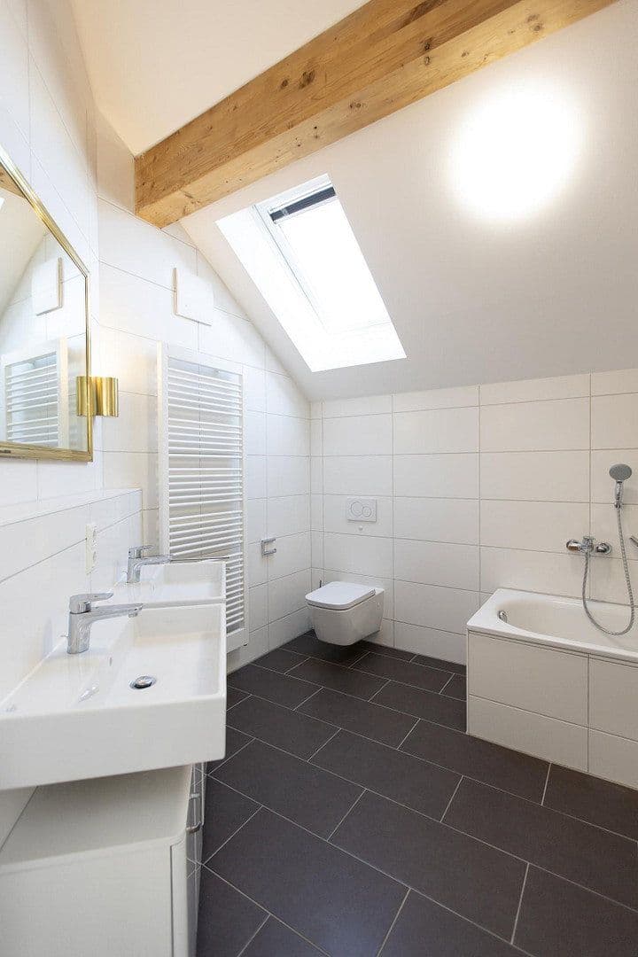 Pronájem bytu 3+1 90 m², Forstenrieder Allee 194, München, Bavorsko Pronájem bytu 3+1 90 m², Forstenrieder Allee 194, München, Bavorsko