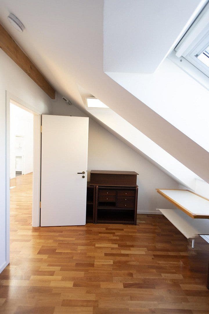 Pronájem bytu 3+1 90 m², Forstenrieder Allee 194, München, Bavorsko Pronájem bytu 3+1 90 m², Forstenrieder Allee 194, München, Bavorsko