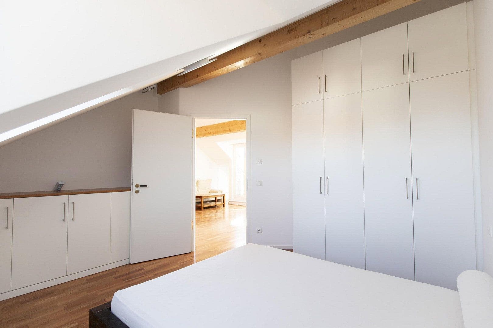 Pronájem bytu 3+1 90 m², Forstenrieder Allee 194, München, Bavorsko Pronájem bytu 3+1 90 m², Forstenrieder Allee 194, München, Bavorsko