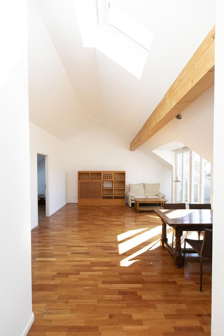 Pronájem bytu 3+1 90 m², Forstenrieder Allee 194, München, Bavorsko Pronájem bytu 3+1 90 m², Forstenrieder Allee 194, München, Bavorsko