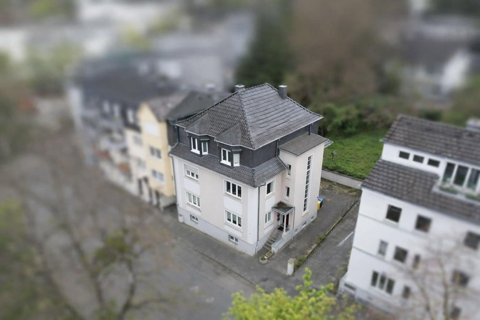Prodej domu 255 m², pozemek 385 m², Hochstr. 3, Bad Neuenahr-Ahrweiler, Porýní-Falc Prodej domu 255 m², pozemek 385 m², Hochstr. 3, Bad Neuenahr-Ahrweiler, Porýní-Falc