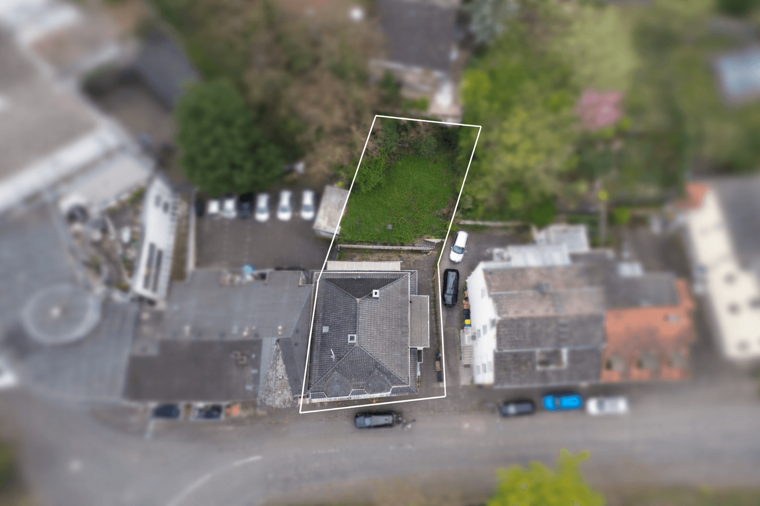 Prodej domu 255 m², pozemek 385 m², Hochstr. 3, Bad Neuenahr-Ahrweiler, Porýní-Falc Prodej domu 255 m², pozemek 385 m², Hochstr. 3, Bad Neuenahr-Ahrweiler, Porýní-Falc