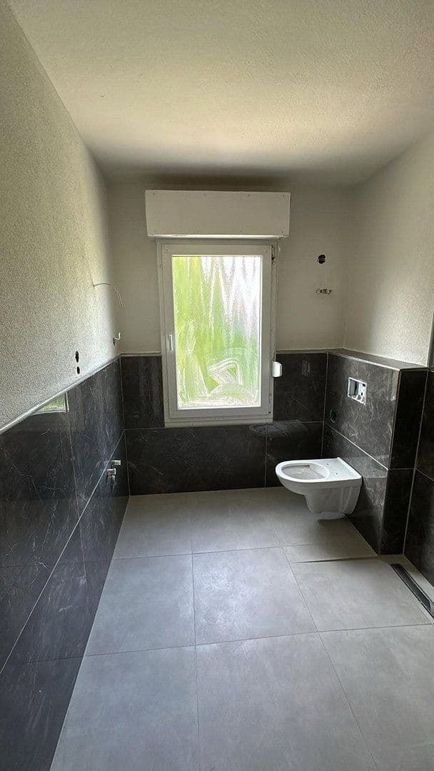 Prodej domu 255 m², pozemek 385 m², Hochstr. 3, Bad Neuenahr-Ahrweiler, Porýní-Falc Prodej domu 255 m², pozemek 385 m², Hochstr. 3, Bad Neuenahr-Ahrweiler, Porýní-Falc