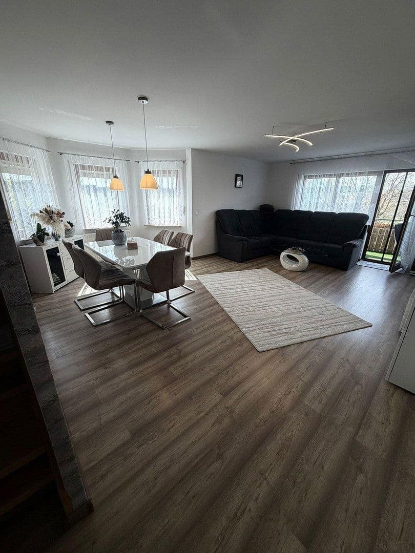 Prodej bytu 4+1 114 m², Crailsheim, Bádensko-Württembersko Prodej bytu 4+1 114 m², Crailsheim, Bádensko-Württembersko