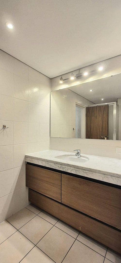 Prodej bytu 2+1 73 m², Essen, Severní Porýní-Vestfálsko Prodej bytu 2+1 73 m², Essen, Severní Porýní-Vestfálsko