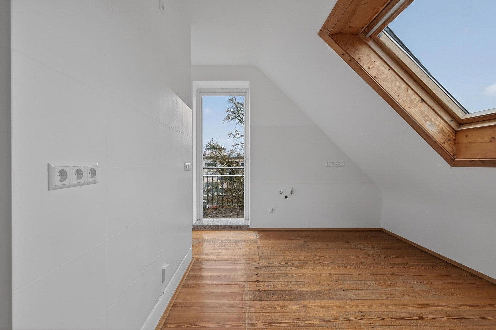 Pronájem bytu 3+1 78 m², Nonnenbühl 7, Karlsruhe Durlach, Bádensko-Württembersko Pronájem bytu 3+1 78 m², Nonnenbühl 7, Karlsruhe Durlach, Bádensko-Württembersko