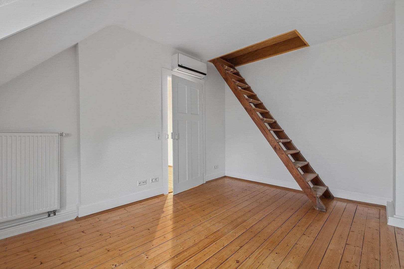 Pronájem bytu 3+1 78 m², Nonnenbühl 7, Karlsruhe Durlach, Bádensko-Württembersko Pronájem bytu 3+1 78 m², Nonnenbühl 7, Karlsruhe Durlach, Bádensko-Württembersko