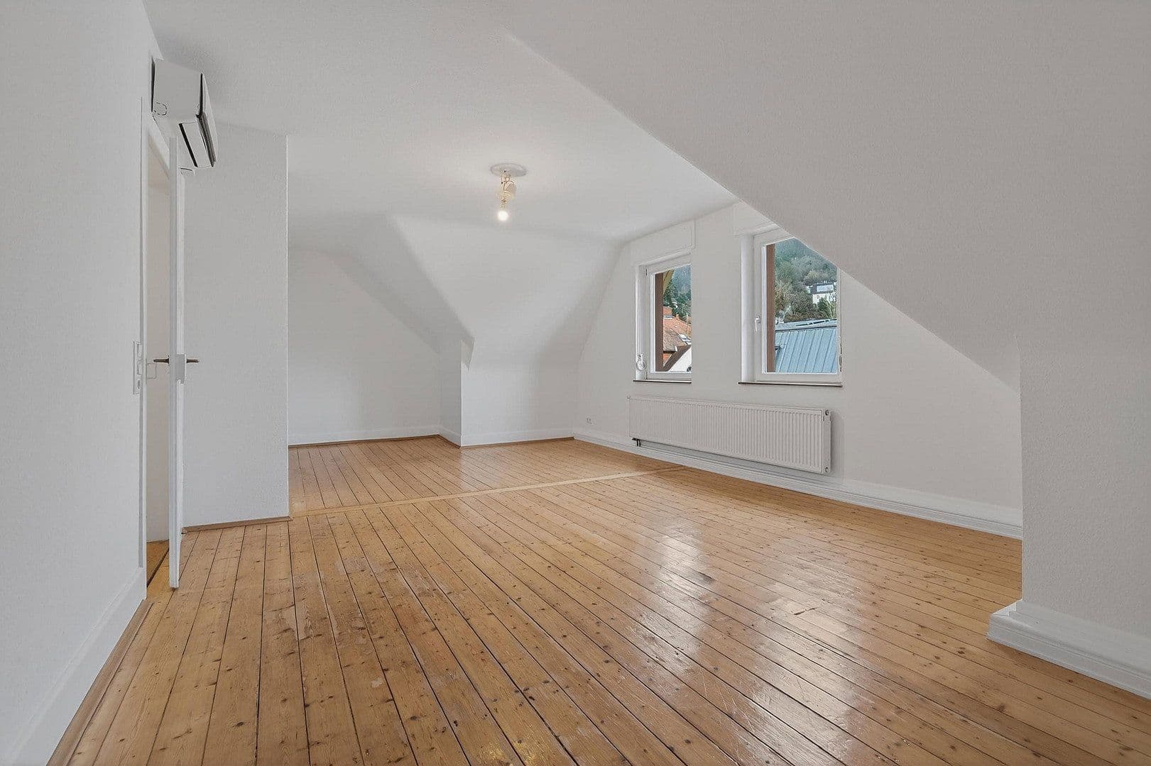 Pronájem bytu 3+1 78 m², Nonnenbühl 7, Karlsruhe Durlach, Bádensko-Württembersko Pronájem bytu 3+1 78 m², Nonnenbühl 7, Karlsruhe Durlach, Bádensko-Württembersko