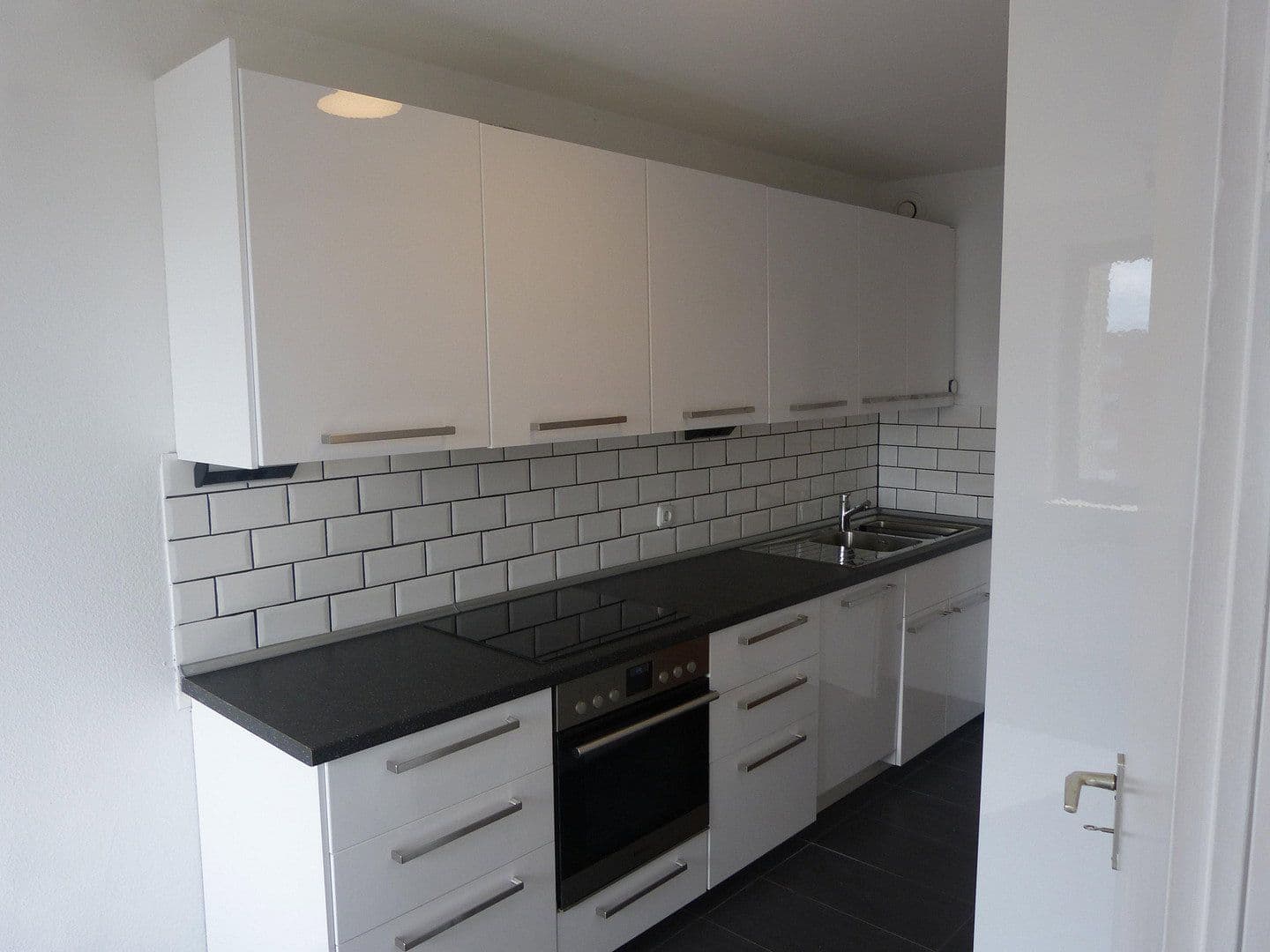 Pronájem bytu 3+1 83 m², Im Mainfeld 23, Frankfurt, Hessen Pronájem bytu 3+1 83 m², Im Mainfeld 23, Frankfurt, Hessen