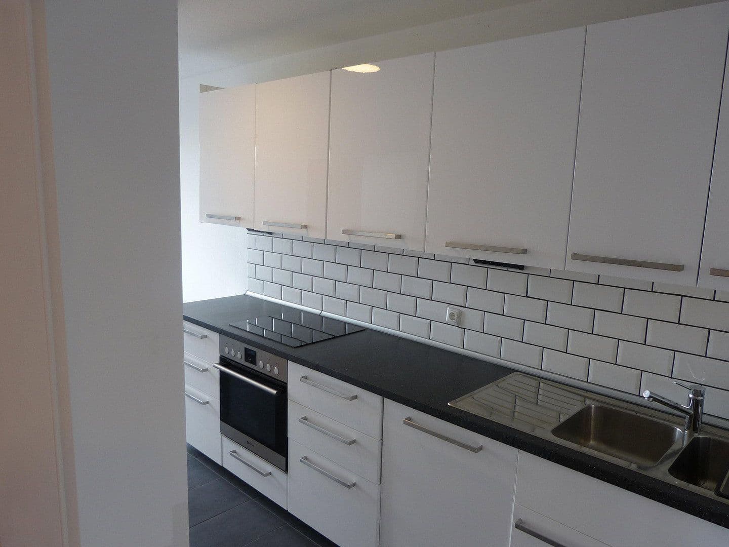 Pronájem bytu 3+1 83 m², Im Mainfeld 23, Frankfurt, Hessen Pronájem bytu 3+1 83 m², Im Mainfeld 23, Frankfurt, Hessen