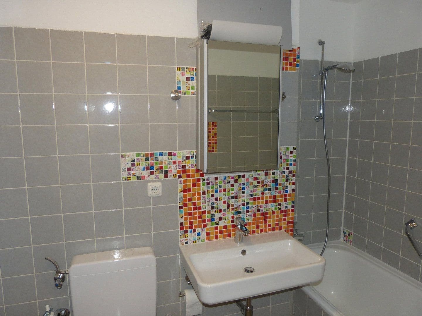 Pronájem bytu 3+1 83 m², Im Mainfeld 23, Frankfurt, Hessen Pronájem bytu 3+1 83 m², Im Mainfeld 23, Frankfurt, Hessen