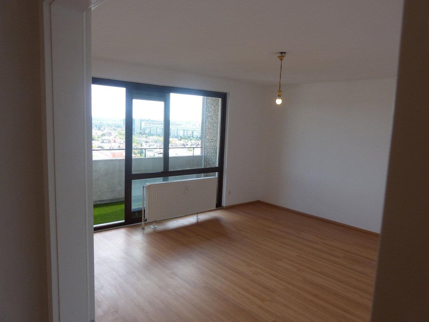 Pronájem bytu 3+1 83 m², Im Mainfeld 23, Frankfurt, Hessen Pronájem bytu 3+1 83 m², Im Mainfeld 23, Frankfurt, Hessen