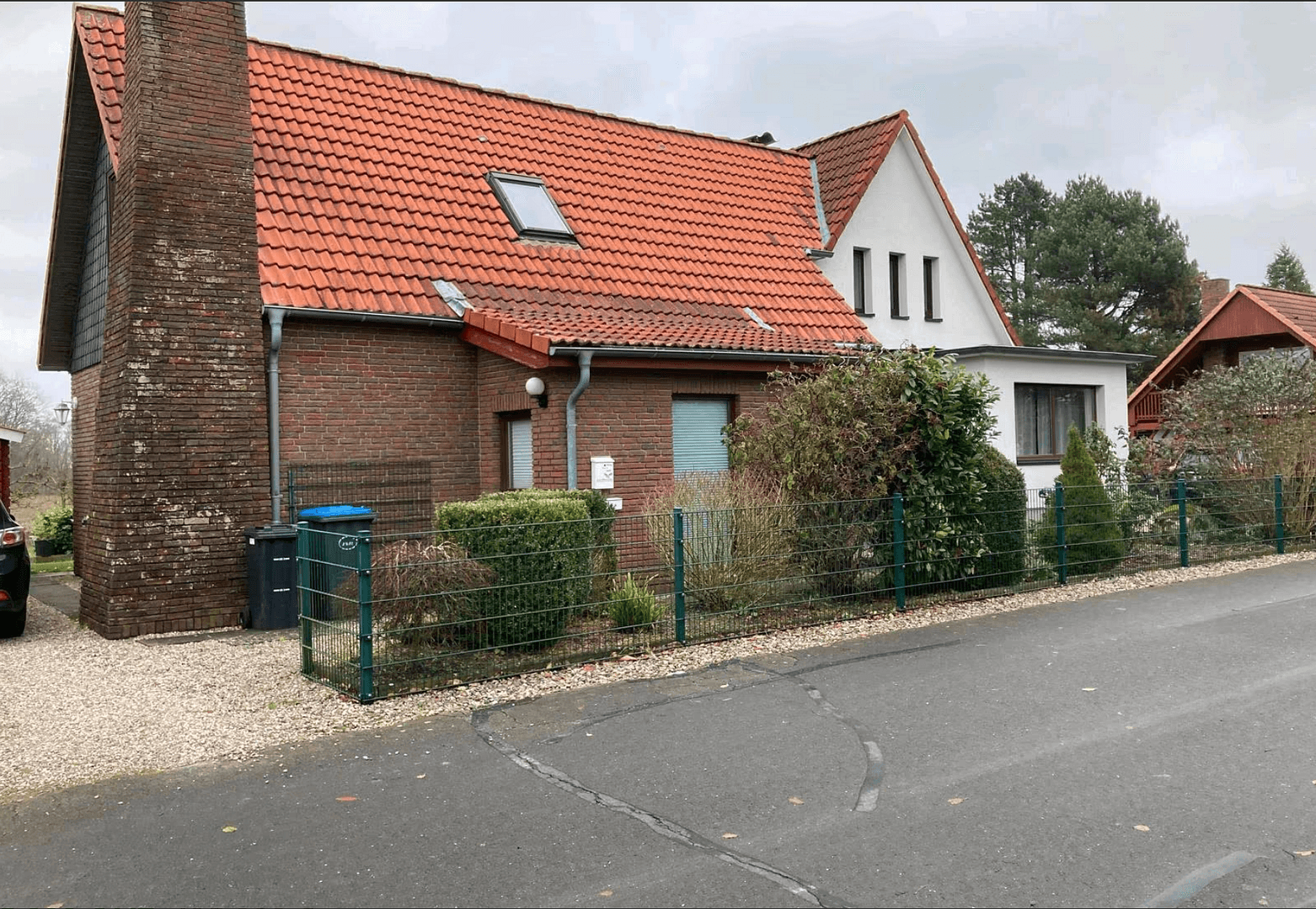 Prodej domu 212 m², pozemek 1.870 m², Bergstraße 13, Damendorf, Šlesvicko-Holštýnsko Prodej domu 212 m², pozemek 1.870 m², Bergstraße 13, Damendorf, Šlesvicko-Holštýnsko