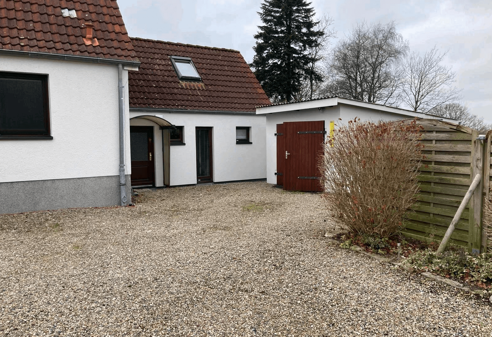 Prodej domu 212 m², pozemek 1.870 m², Bergstraße 13, Damendorf, Šlesvicko-Holštýnsko Prodej domu 212 m², pozemek 1.870 m², Bergstraße 13, Damendorf, Šlesvicko-Holštýnsko