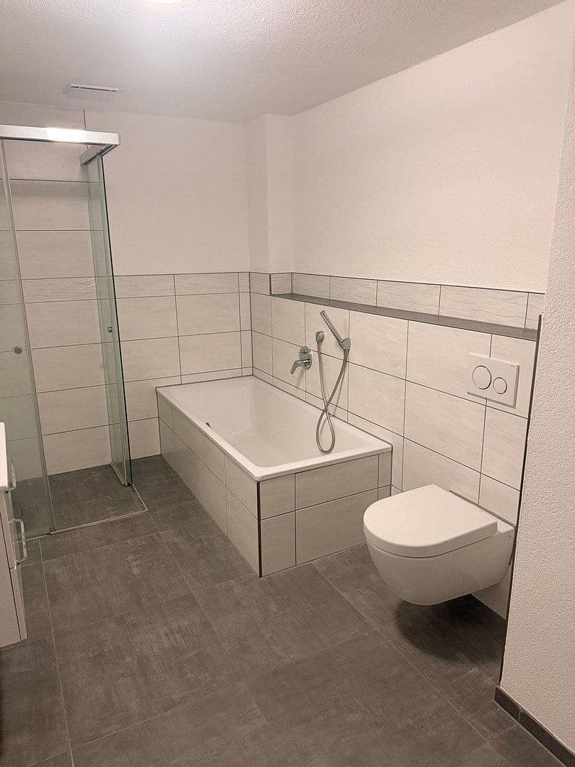 Pronájem bytu 2+kk 70 m², Amstetten, Bádensko-Württembersko Pronájem bytu 2+kk 70 m², Amstetten, Bádensko-Württembersko