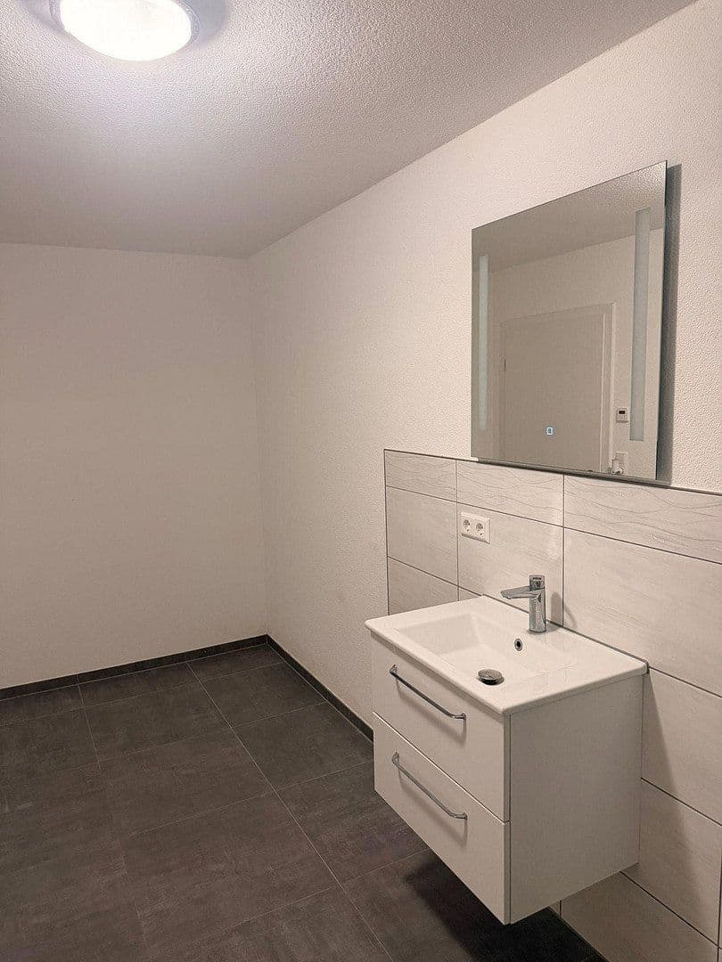 Pronájem bytu 2+kk 70 m², Amstetten, Bádensko-Württembersko Pronájem bytu 2+kk 70 m², Amstetten, Bádensko-Württembersko