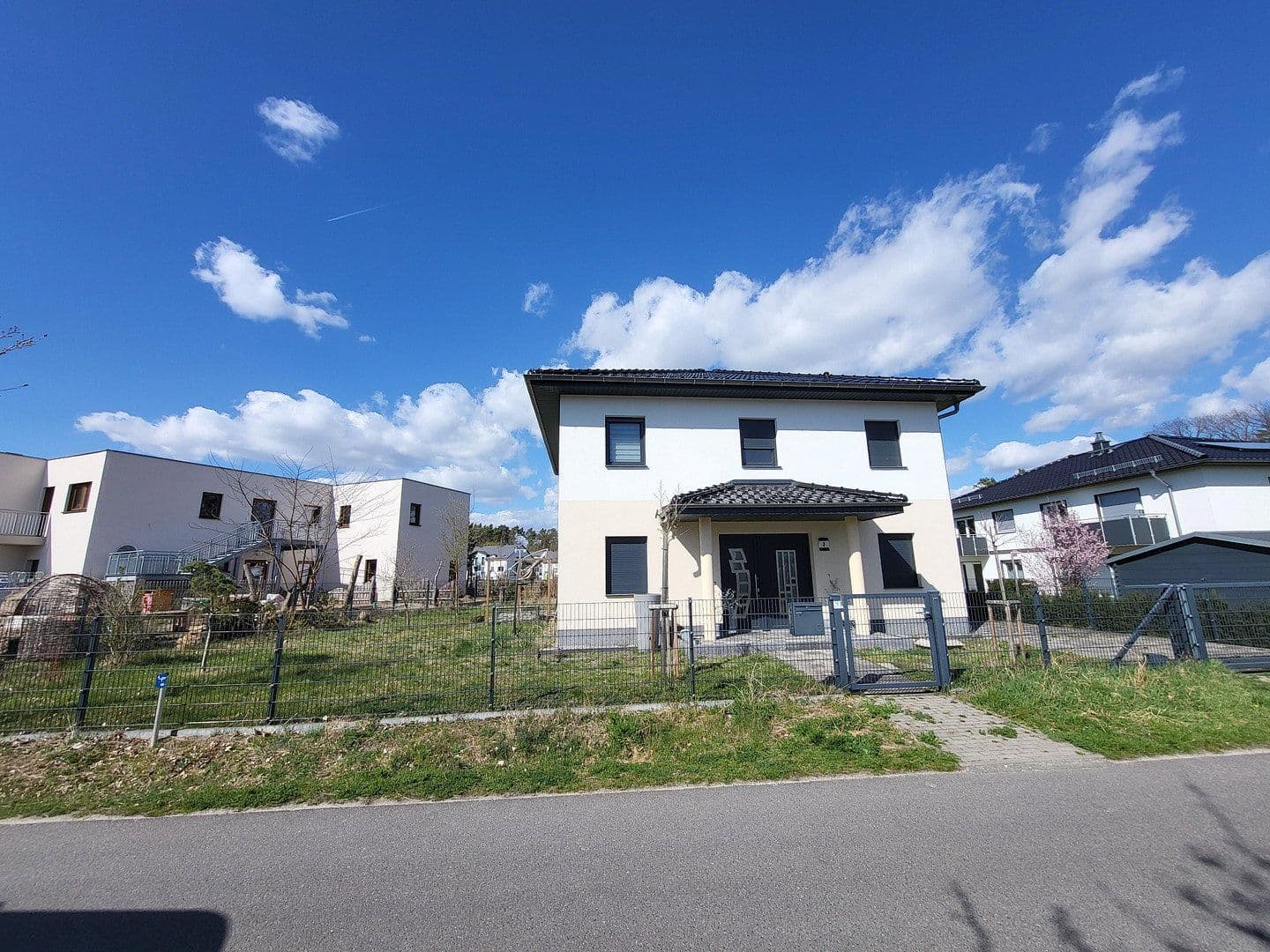 Prodej domu 130 m², pozemek 700 m², Am Lärchengrund 3, Bad Saarow, Braniborsko Prodej domu 130 m², pozemek 700 m², Am Lärchengrund 3, Bad Saarow, Braniborsko