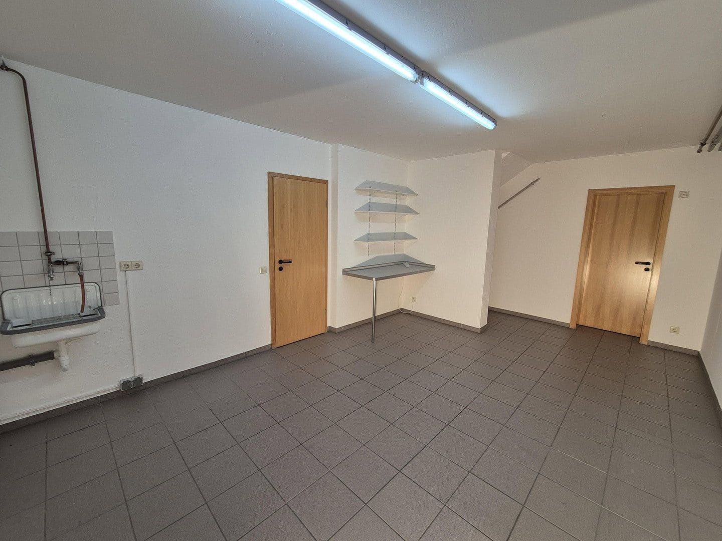 Pronájem domu 200 m², pozemek 420 m², Frankfurt, Hessen Pronájem domu 200 m², pozemek 420 m², Frankfurt, Hessen