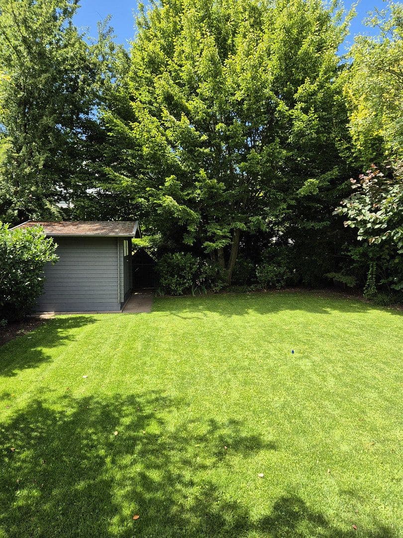 Pronájem domu 200 m², pozemek 420 m², Frankfurt, Hessen Pronájem domu 200 m², pozemek 420 m², Frankfurt, Hessen