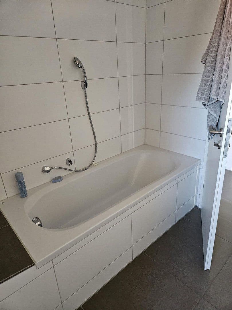 Pronájem bytu 3+1 85 m², Sindelfingen, Bádensko-Württembersko Pronájem bytu 3+1 85 m², Sindelfingen, Bádensko-Württembersko