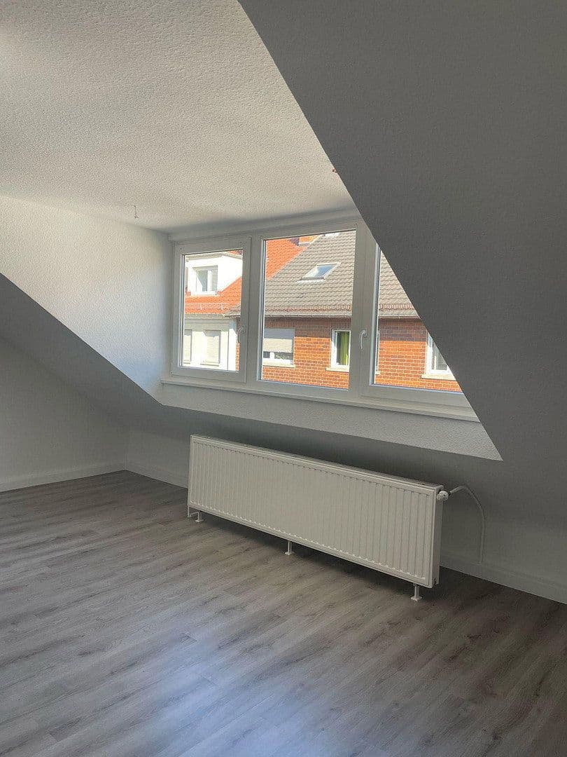 Pronájem bytu 2+1 68 m², Halbergstraße 27, Ludwigshafen, Porýní-Falc Pronájem bytu 2+1 68 m², Halbergstraße 27, Ludwigshafen, Porýní-Falc