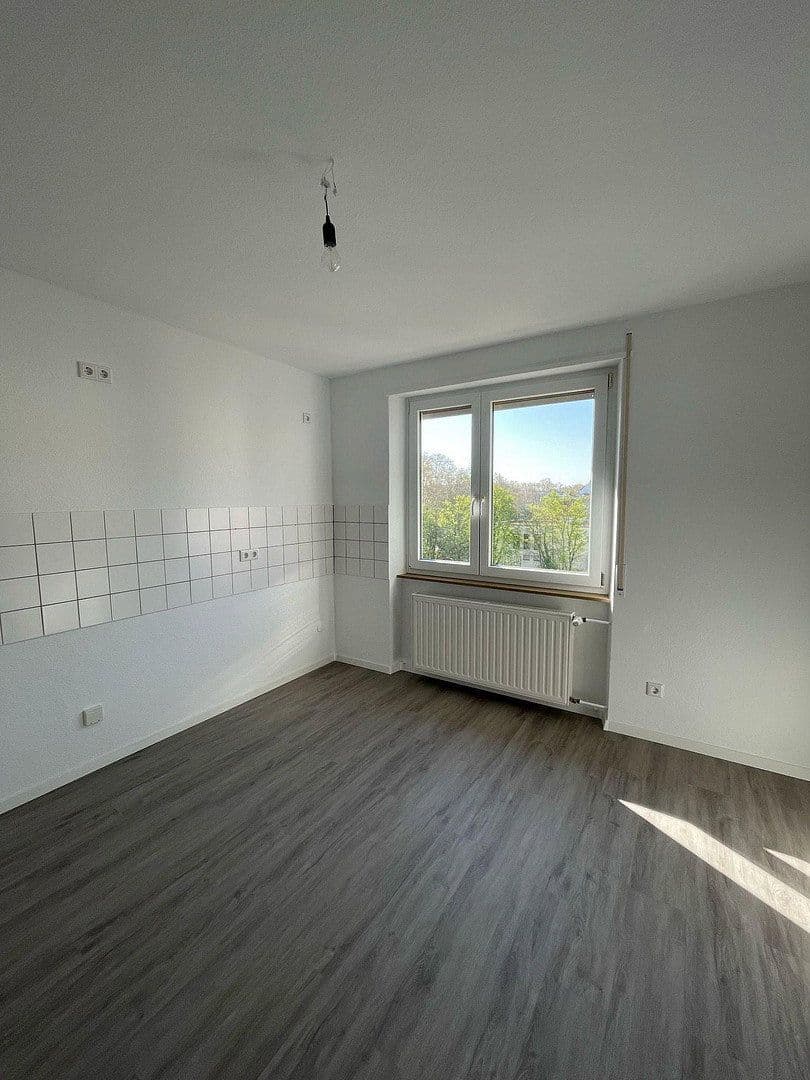 Pronájem bytu 2+1 68 m², Halbergstraße 27, Ludwigshafen, Porýní-Falc Pronájem bytu 2+1 68 m², Halbergstraße 27, Ludwigshafen, Porýní-Falc