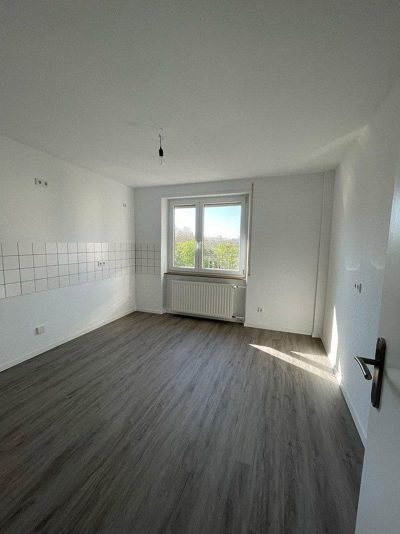 Pronájem bytu 2+1 68 m², Halbergstraße 27, Ludwigshafen, Porýní-Falc Pronájem bytu 2+1 68 m², Halbergstraße 27, Ludwigshafen, Porýní-Falc