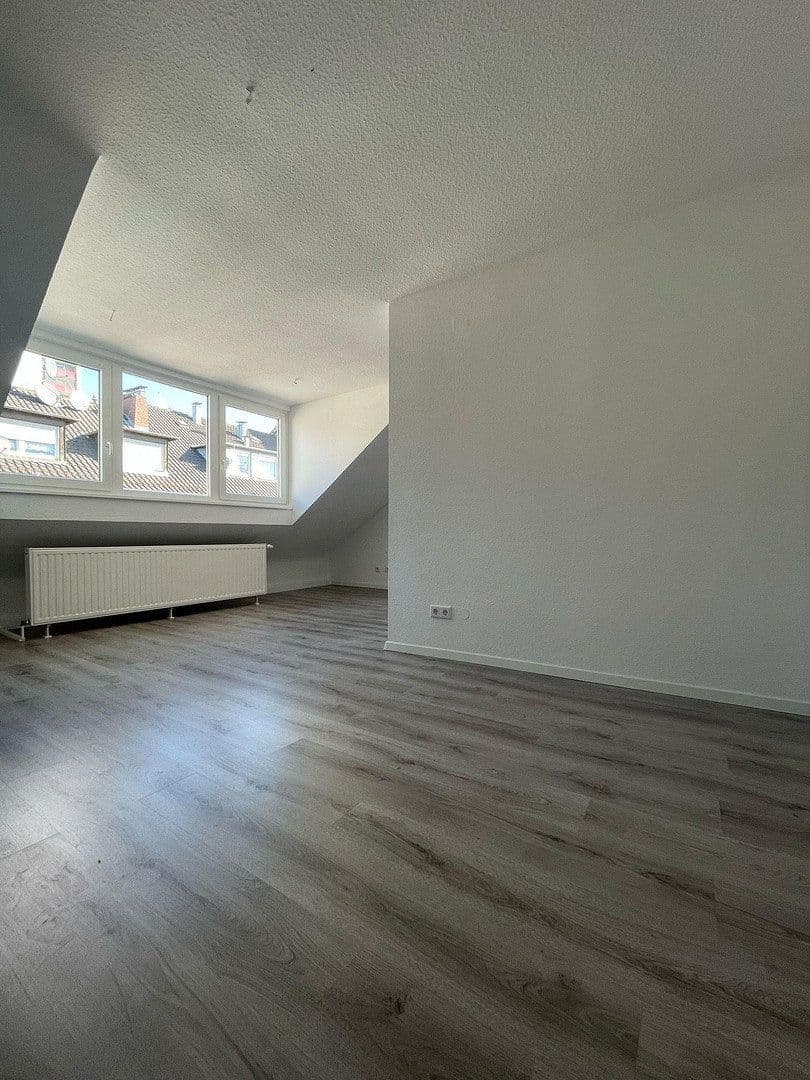 Pronájem bytu 2+1 68 m², Halbergstraße 27, Ludwigshafen, Porýní-Falc Pronájem bytu 2+1 68 m², Halbergstraße 27, Ludwigshafen, Porýní-Falc