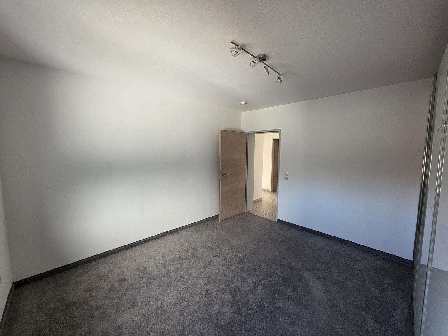 Pronájem bytu 2+1 61 m², Henschelring 3, Kirchheim b. München, Bavorsko Pronájem bytu 2+1 61 m², Henschelring 3, Kirchheim b. München, Bavorsko