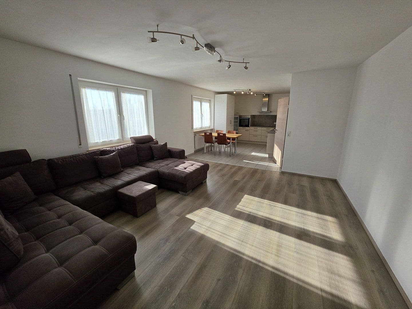 Pronájem bytu 2+1 61 m², Henschelring 3, Kirchheim b. München, Bavorsko Pronájem bytu 2+1 61 m², Henschelring 3, Kirchheim b. München, Bavorsko