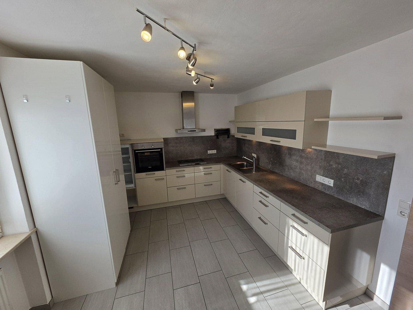 Pronájem bytu 2+1 61 m², Henschelring 3, Kirchheim b. München, Bavorsko Pronájem bytu 2+1 61 m², Henschelring 3, Kirchheim b. München, Bavorsko