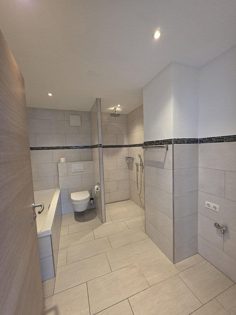 Pronájem bytu 2+1 61 m², Henschelring 3, Kirchheim b. München, Bavorsko Pronájem bytu 2+1 61 m², Henschelring 3, Kirchheim b. München, Bavorsko