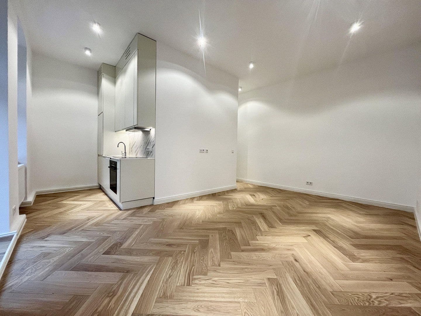 Pronájem bytu 1+1 40 m², Schöneberger Str. 9, Berlin, Berlín Pronájem bytu 1+1 40 m², Schöneberger Str. 9, Berlin, Berlín