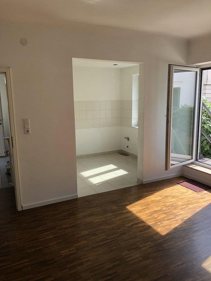 Pronájem domu 140 m², pozemek 200 m², Fellbach, Bádensko-Württembersko Pronájem domu 140 m², pozemek 200 m², Fellbach, Bádensko-Württembersko