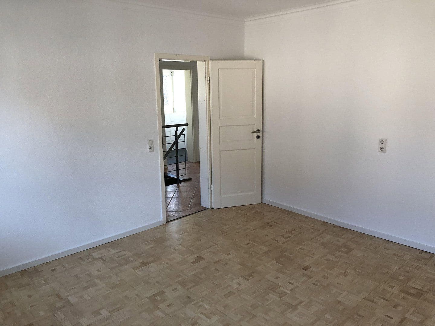 Pronájem domu 140 m², pozemek 200 m², Fellbach, Bádensko-Württembersko Pronájem domu 140 m², pozemek 200 m², Fellbach, Bádensko-Württembersko