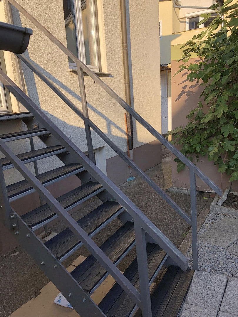 Pronájem domu 140 m², pozemek 200 m², Fellbach, Bádensko-Württembersko Pronájem domu 140 m², pozemek 200 m², Fellbach, Bádensko-Württembersko