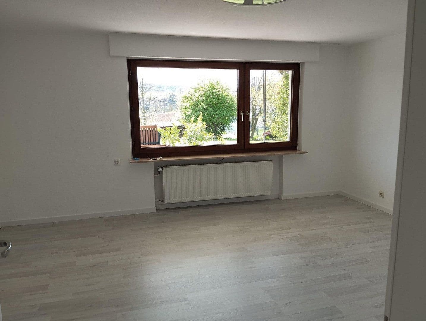 Pronájem bytu 2+1 79 m², Mühlacker, Bádensko-Württembersko Pronájem bytu 2+1 79 m², Mühlacker, Bádensko-Württembersko
