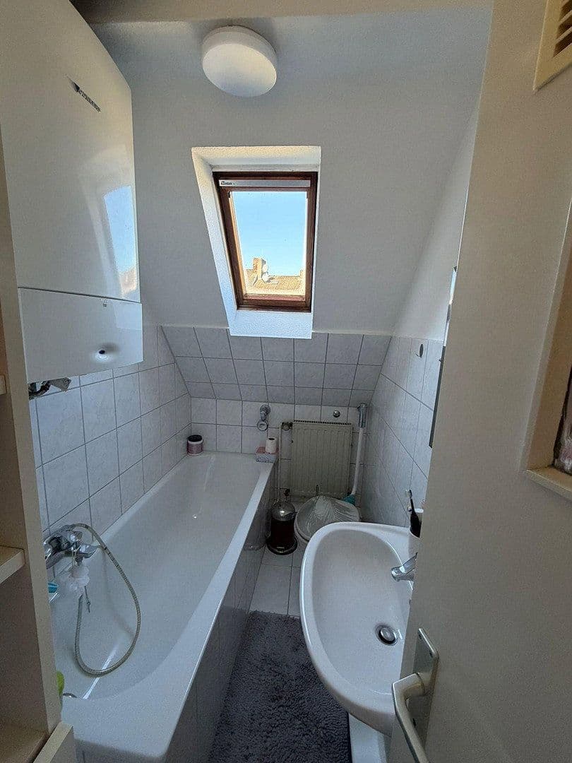 Prodej bytu 3+1 41 m², Essen, Severní Porýní-Vestfálsko Prodej bytu 3+1 41 m², Essen, Severní Porýní-Vestfálsko