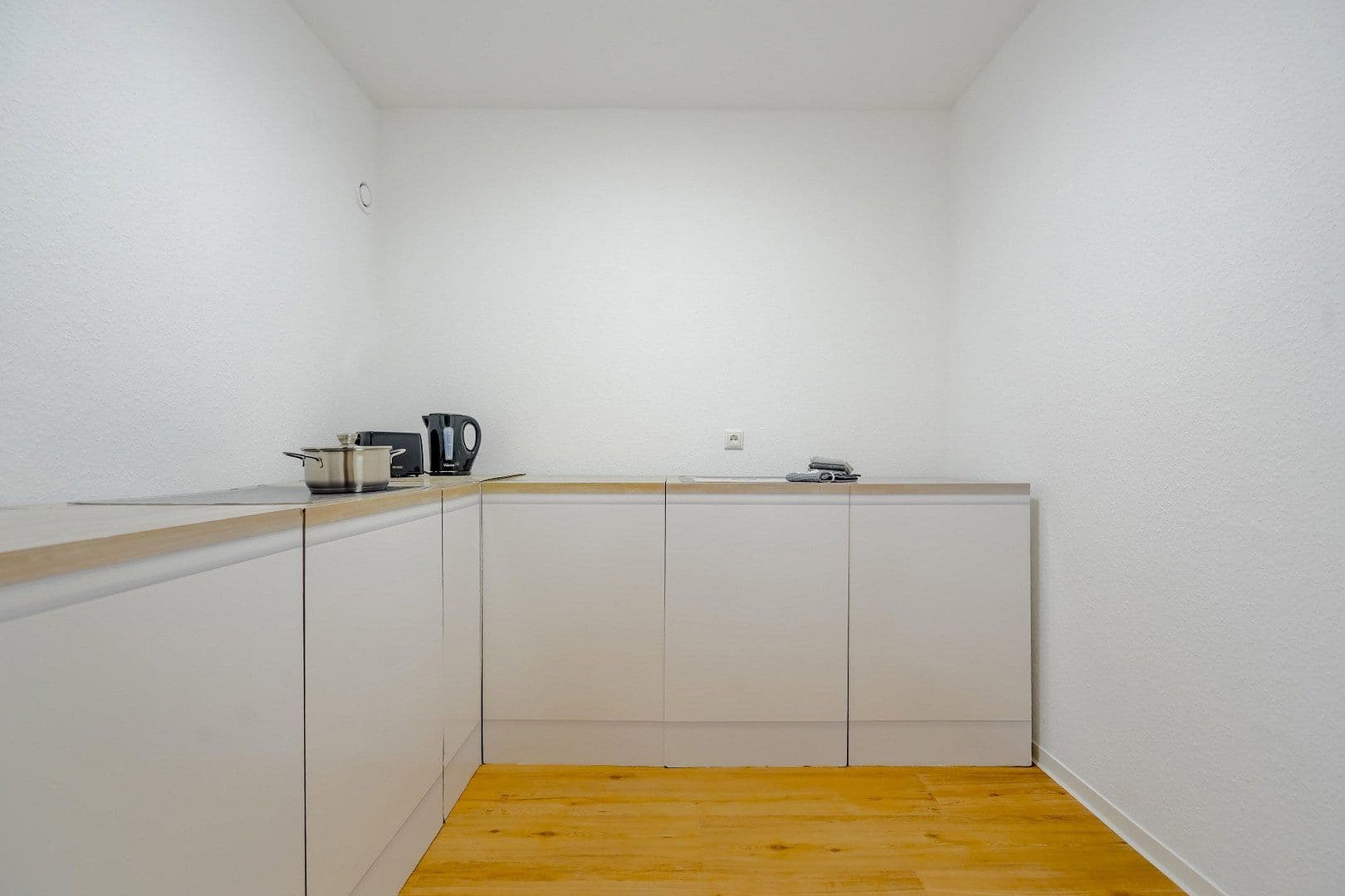 Prodej bytu 1+kk 40 m², Katzenberg 36, Mainz, Porýní-Falc Prodej bytu 1+kk 40 m², Katzenberg 36, Mainz, Porýní-Falc